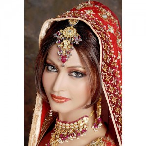 Indian Bridal makeup makeup artist ladies beauty parlour salon beauty tips hairstyles indian wedding hair style bridal prebridal package Goregaon mumbai Rs 5000